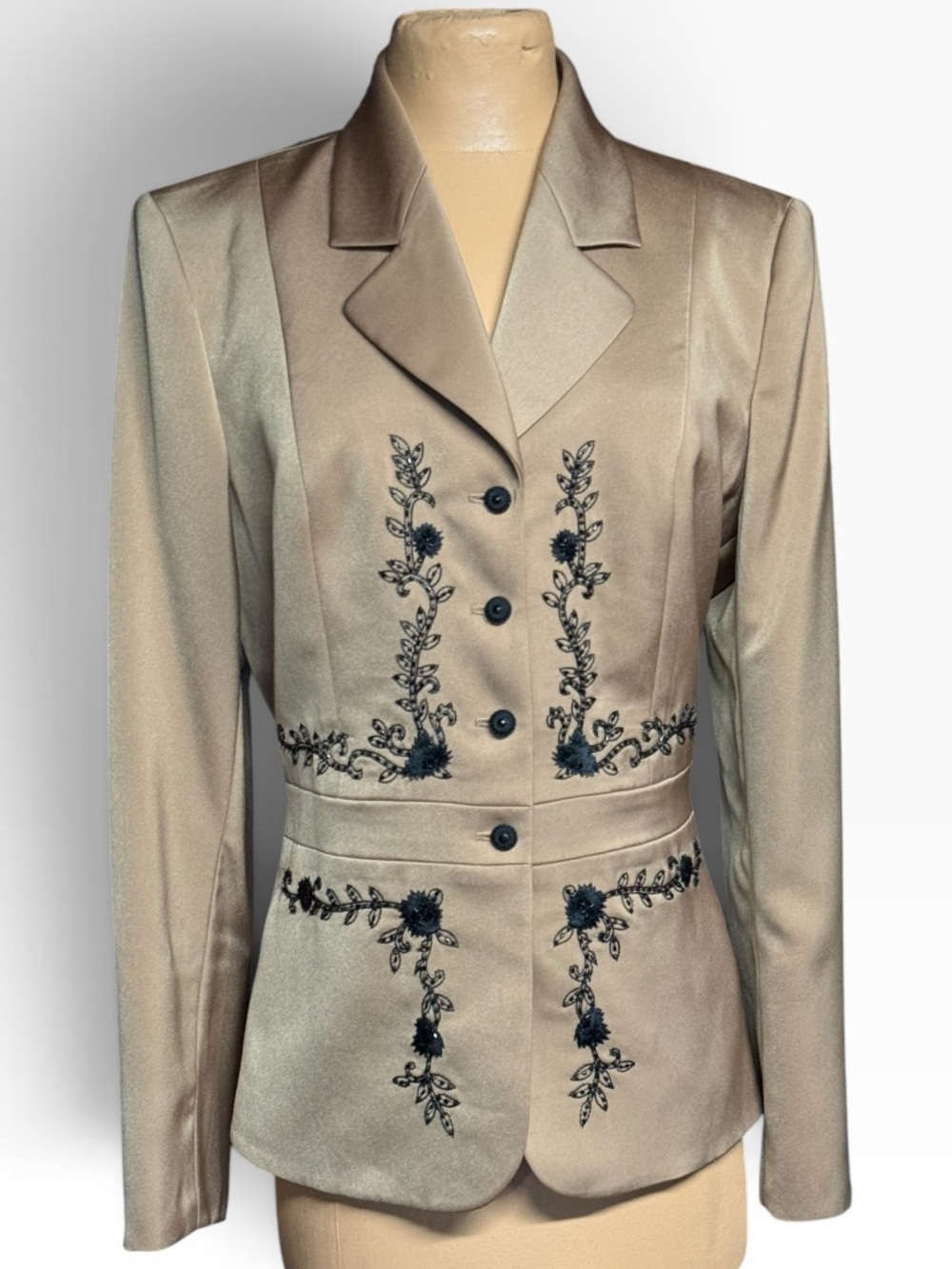 Kasper. Vintage Champagne Gold Black Beads Embroidered, Tailored Blazer